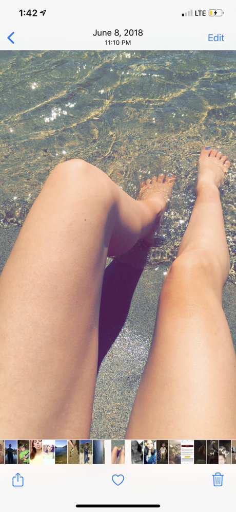 Feet Princess_ joli modèle photo