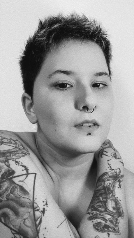 Isabela Cat o nus étoiles archive