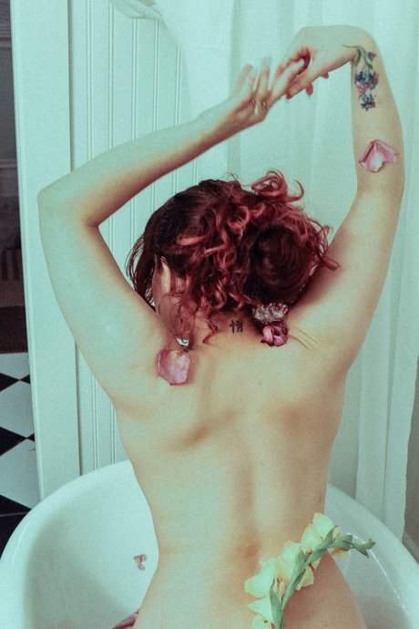 trans xxx uniquementfans haut xxx image