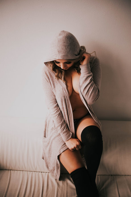 infirmière brune onlyfans sexy xxx photo