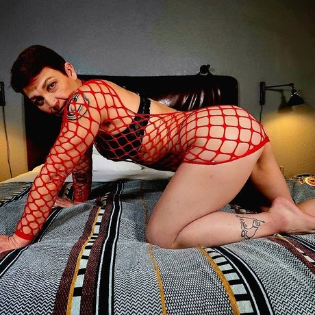 SCORPION QUEEN actrice adulte photos