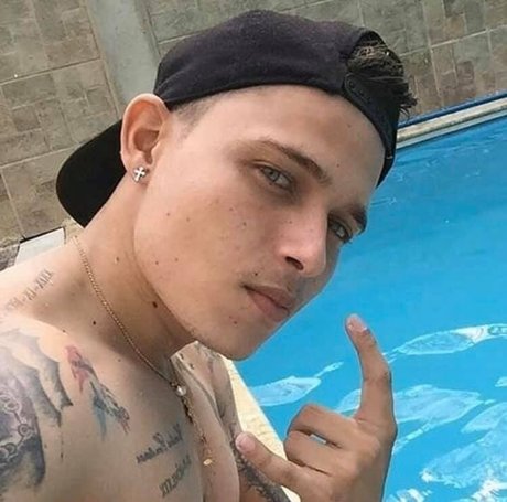 D f 777 actrice sexy images