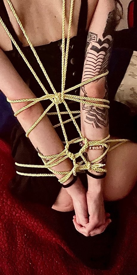 FUC IN A modèle nu images