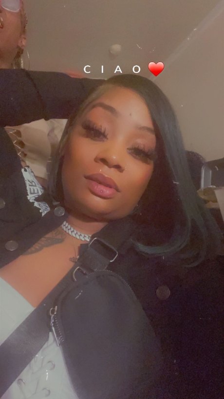 Dolly molly star pornographique des photos