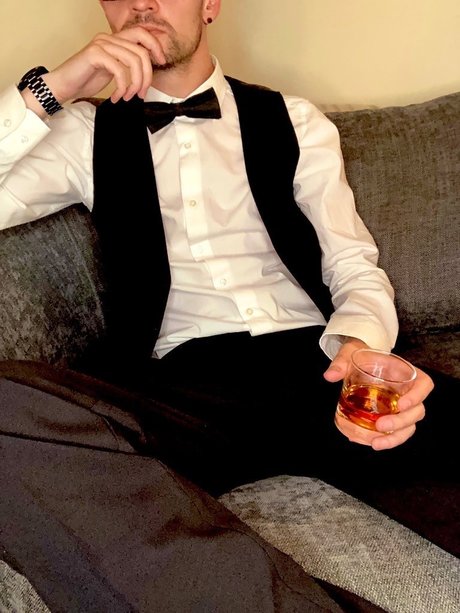 Mr D Suited Man Free Subcription sexe star du porno photo