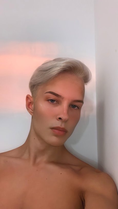 Divine Blondie modèle exclusif galerie