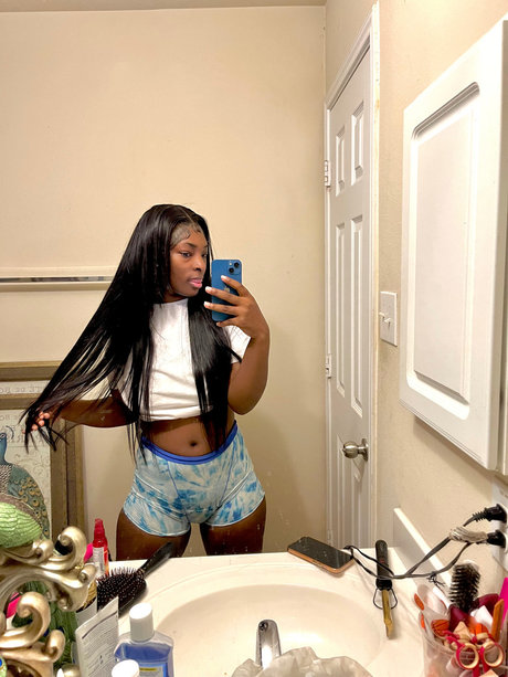 Sextin with Shaye the tiger haut étoile galerie