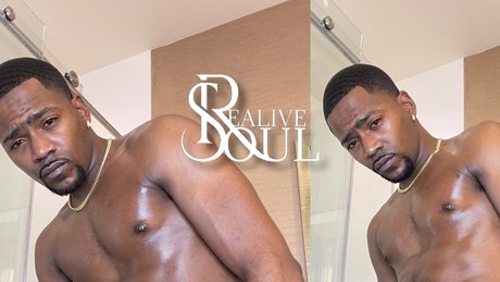 Realivepro actrice chaude photos