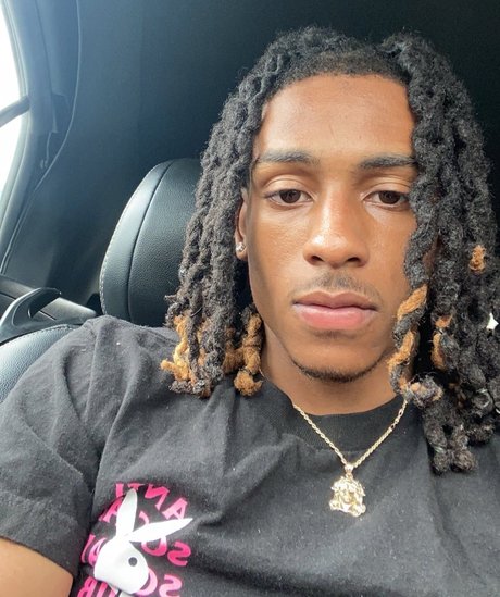 100kRob modèle pornographique archive