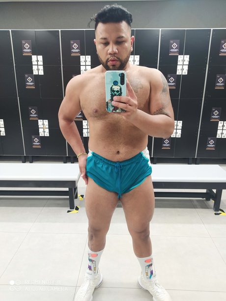 RAMSES FARA ON nus de stars du porno image