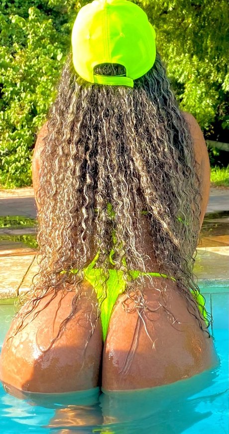 Rezinha xxx étoile galeries