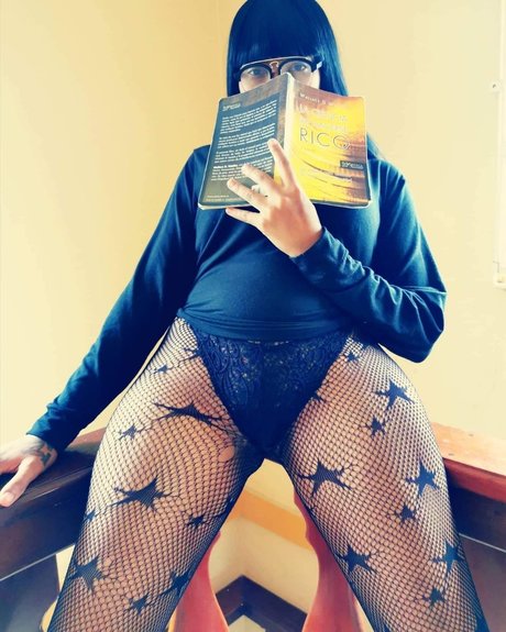 REYNA CHERRY_ modèle magnifique photo