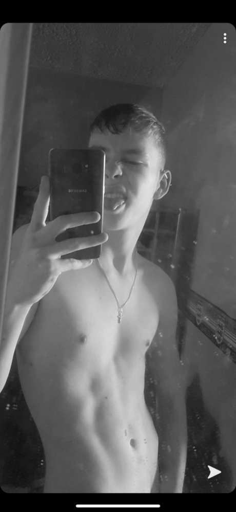 Reece Hultquist star du porno exclusive collection