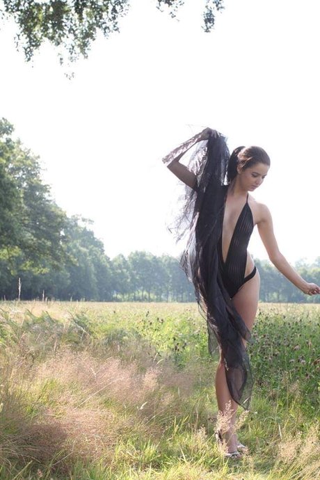 Roosali actrice porno collection