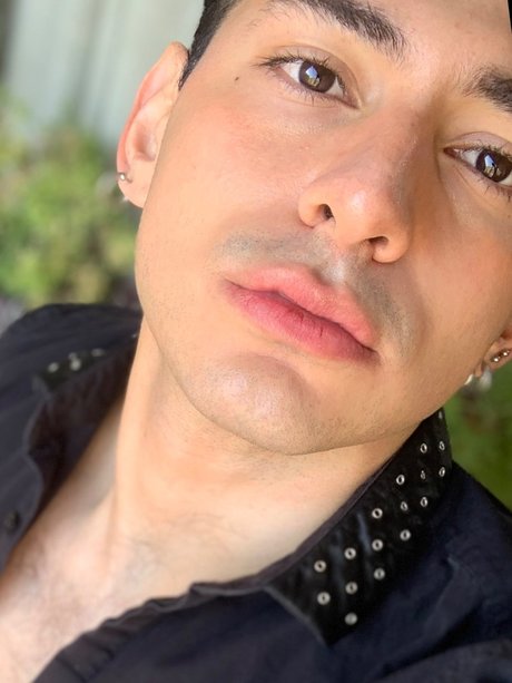 Romeo Ackerman modèle adulte galerie