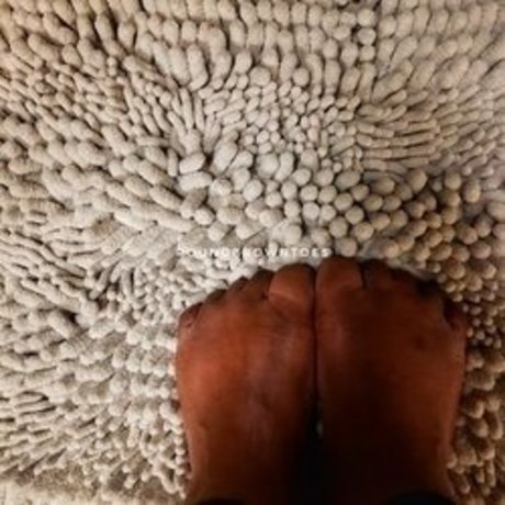 roundbrowntoes star du porno nue photo