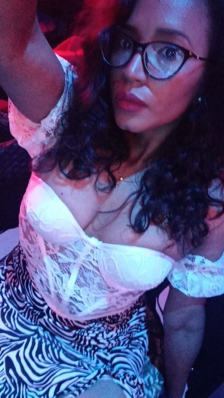 Rose Miel actrice hd photo