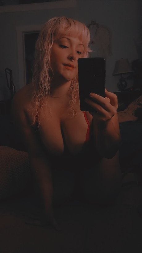 Rosie Roma modèle artistique des photos