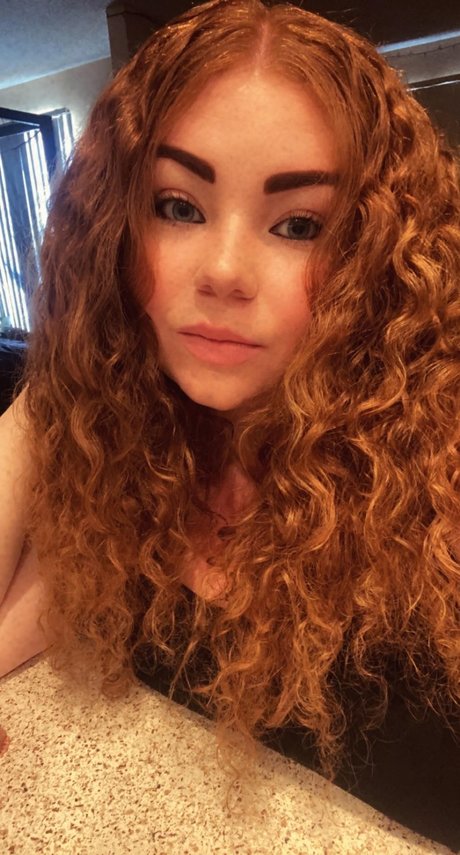 FireyRedHead modèle érotique galerie