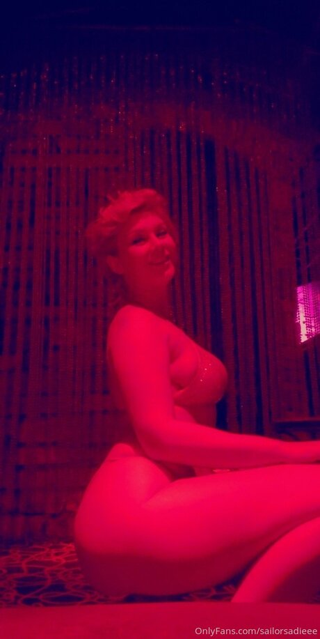 Sailor Sadie star du porno adulte des photos