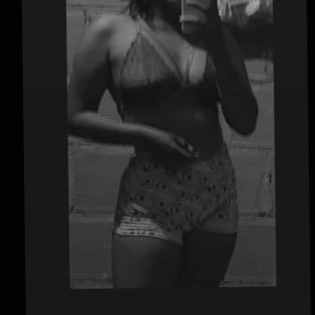 Enyi Saavedra xxx star du porno image