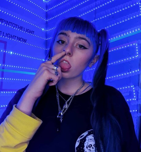 Ashnikko nus star du porno archive