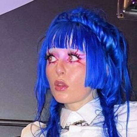 Ashnikko star du porno exclusive galerie