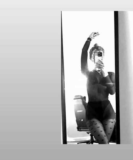 axalrnaed star du porno en haute qualité photo