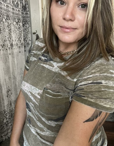 tatouages ​​asiatiques onlyfans chaud et sexy photos