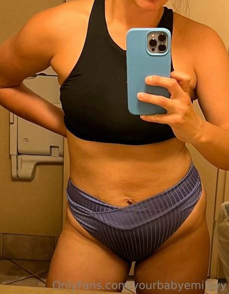 yourbabyemilyyy actrice hd photos