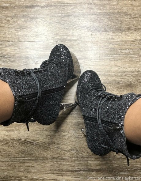 kinsleykarter actrice sexy images