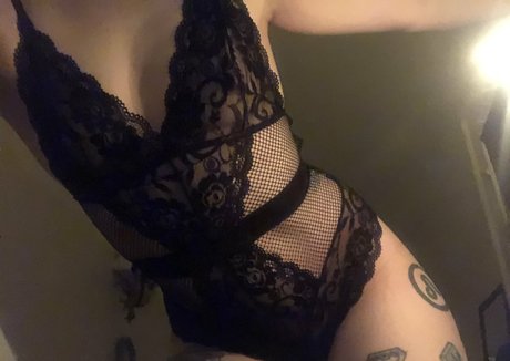 trio à gros seins onlyfans porno chaud image