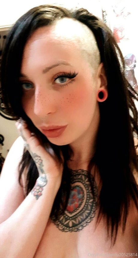 queenrainifree actrice adulte des photos