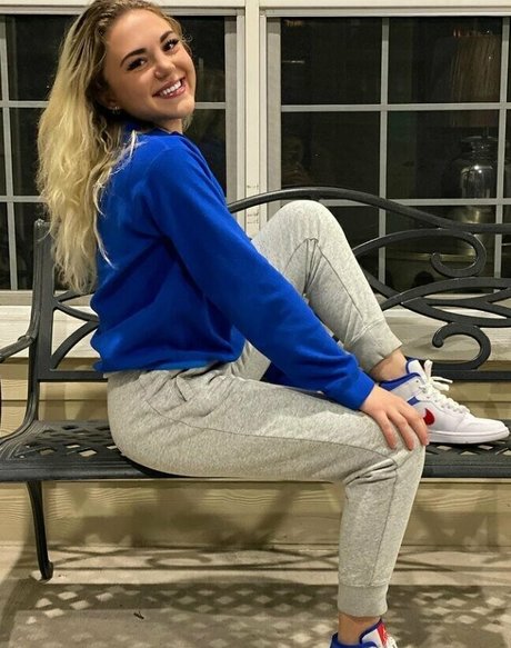 caitlynbabyxx actrice sexy photos