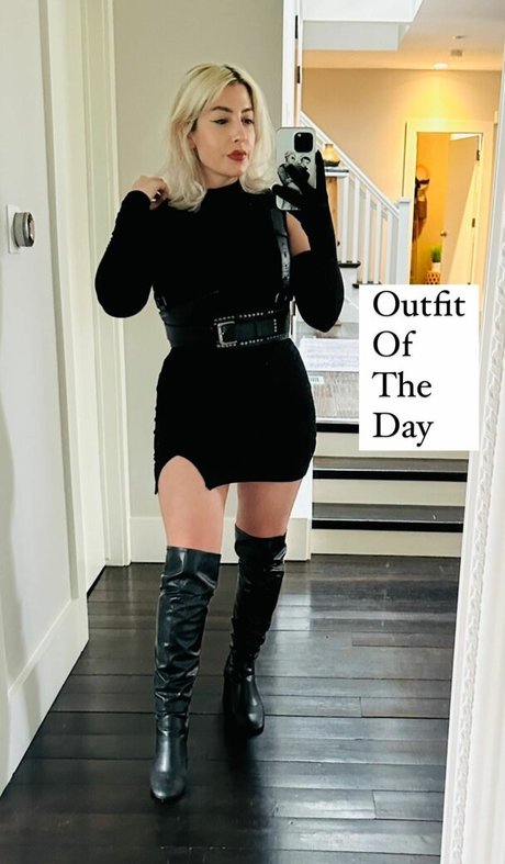 Rebecca Ford nus étoiles galerie