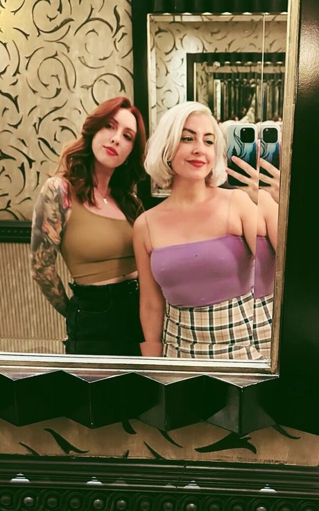 Rebecca Ford modèles nus galeries