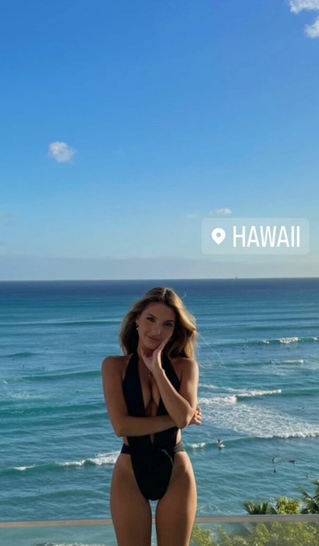 milf aux cheveux noirs onlyfans sympa érotique galeries