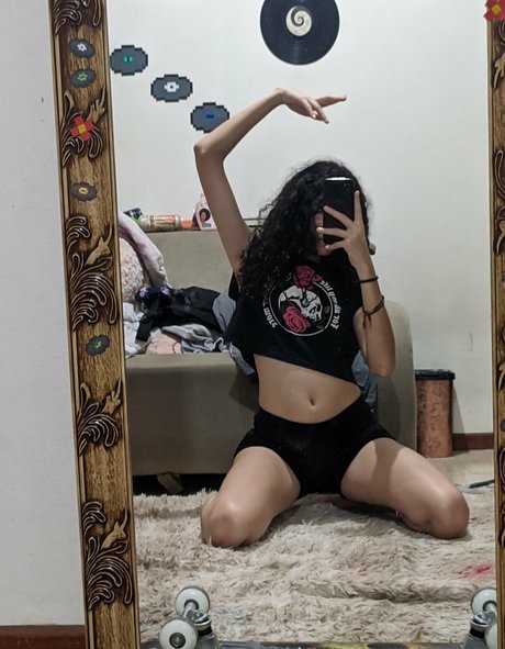 Thesuusu modèle pornographique des photos