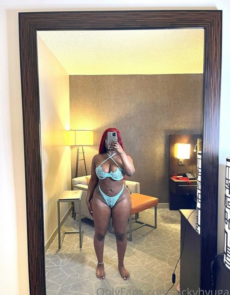 vickyhyuga modèle porno photos