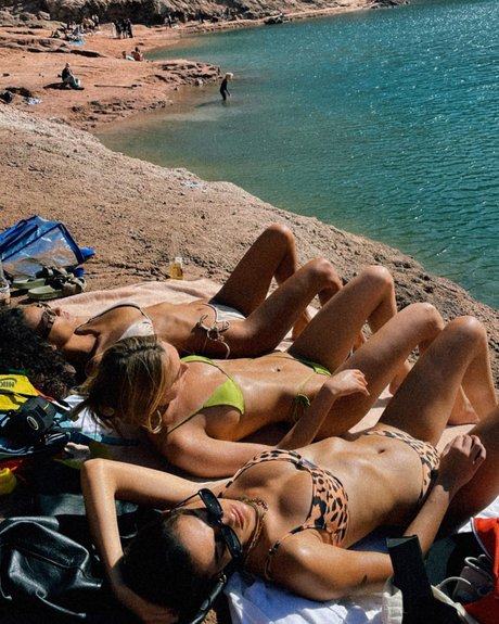 petite ébène onlyfans belle haute qualité images