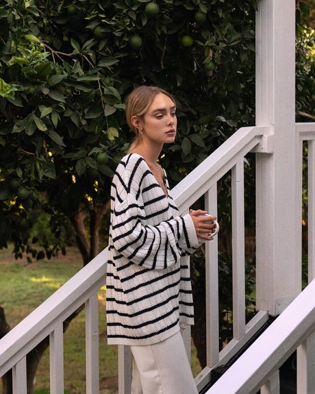 milf aux cheveux noirs onlyfans xxx de haute qualité des photos