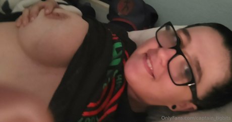 Captain TigBits top star photo