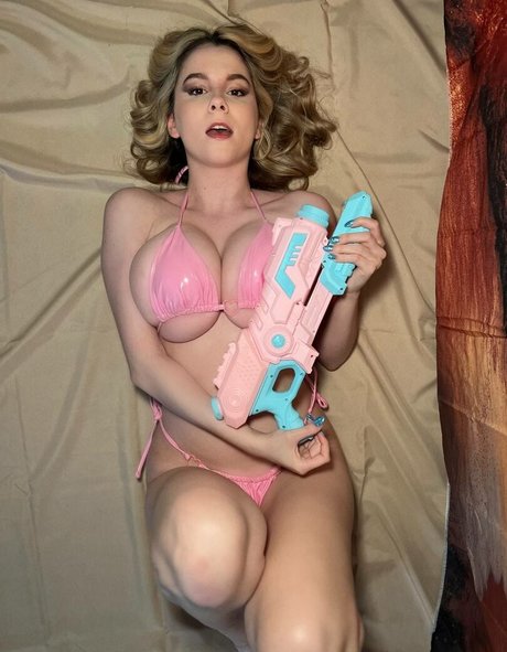 Aniela actrice sexy img