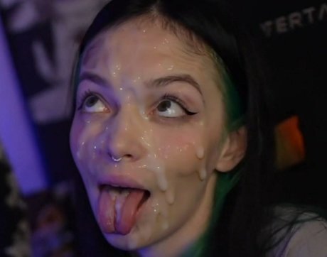 by owl modèle chaud image