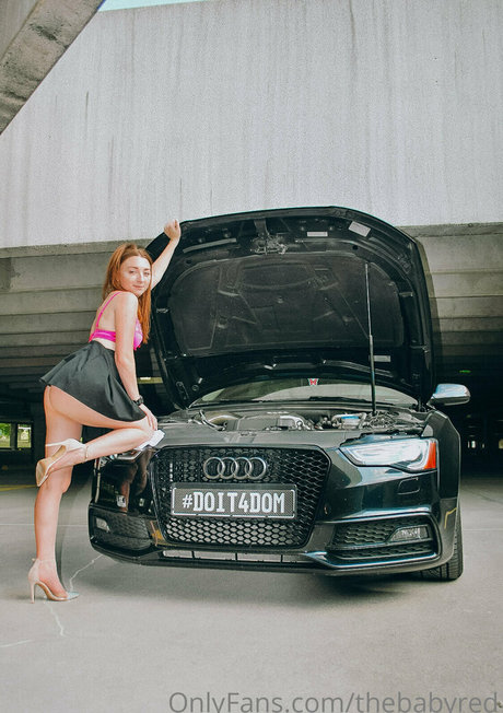 thebabyred modèle des photos