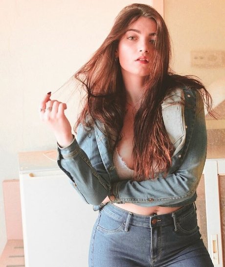 Eva Malitsky modèle de haute qualité archive