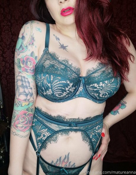 matureanna modèle hd photos