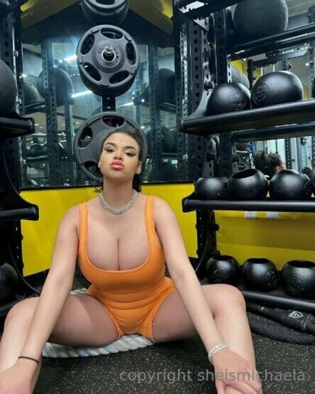 ébène baise onlyfans plutôt sexy image