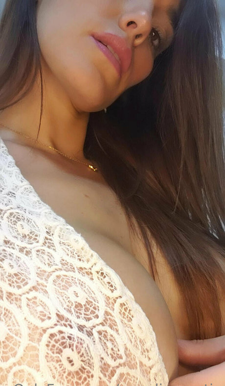 annalissecutie actrice libre photos