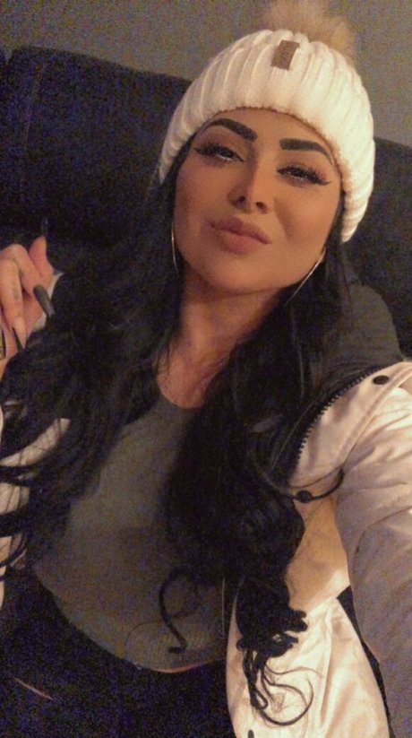 laughinglatina star du porno gratuit img